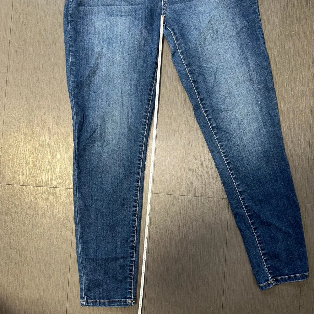 Women's Blue Skinny Jeans Size 28X26 Brown Stitch No Tag Measurements in photos